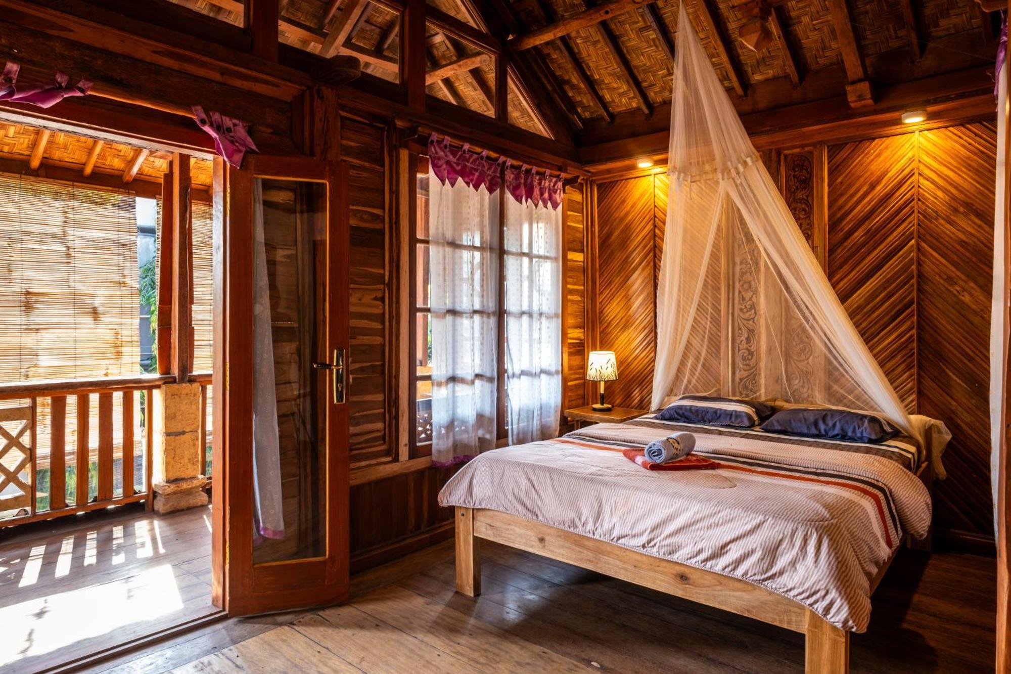 Lombok Stanley Garden Villas Montongbuwoh Exterior photo