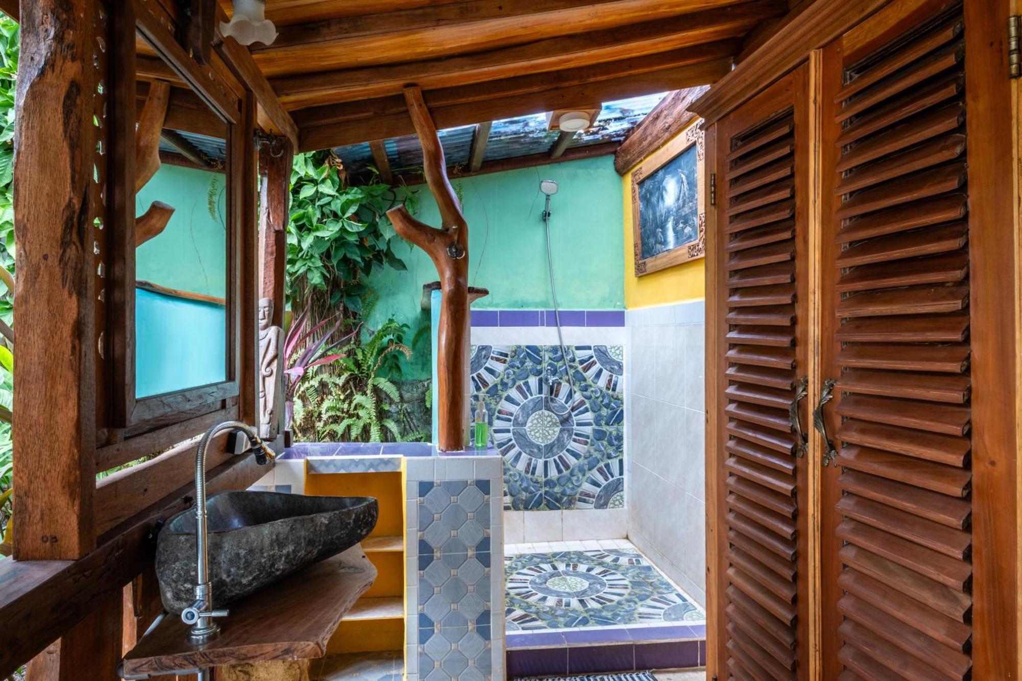 Lombok Stanley Garden Villas Montongbuwoh Exterior photo