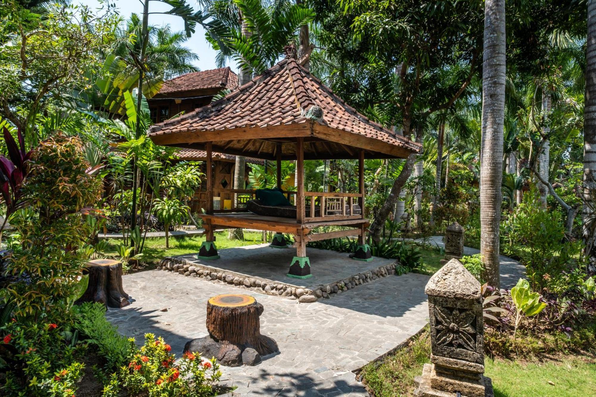 Lombok Stanley Garden Villas Montongbuwoh Exterior photo